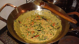 Indická kuchyně - jihoindické thakkali payaru curry (černooké fazolky) český videorecept