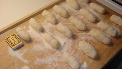 Kančí kýta  s hořčicí, Bramborové kynuté krokety před kynutím