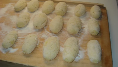 Kančí kýta  s hořčicí, Bramborové krokety nakynuté před smažením