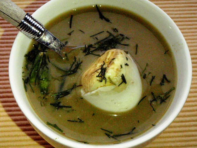 Koprová polévka s houbami a cottage
