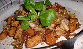 Kuřecí nudličky s mrkví a čínským zelím