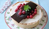 Malinový koláč s bílou čokoládou