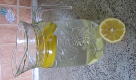 Med, citron, zázvor a zdravý nápoj
