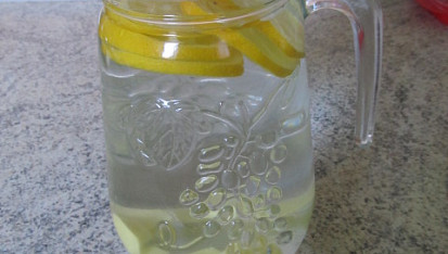 Med, citron, zázvor a zdravý nápoj