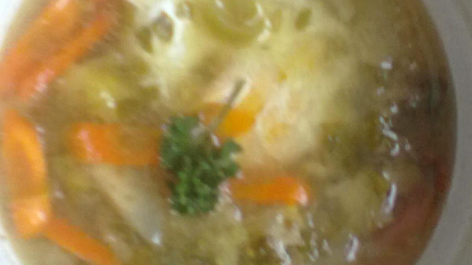 Ovarová zeleninová polévka se ztraceným vejcem dle hajného ze Šlajfu“
