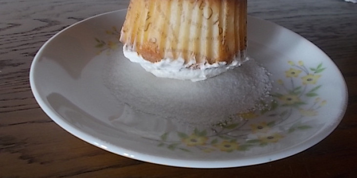 Muffiny "namočíme"  do vanilkového cukru