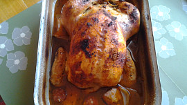 Pečené kuře, plněné kysaným zelím
