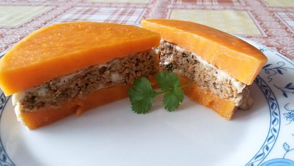 Plněné batáty mletým masem v parním hrnci
