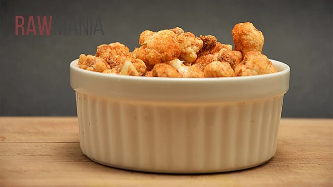 Popcorn z květáku s uzenou paprikou