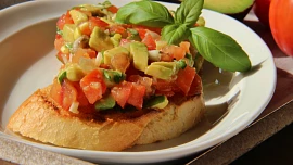 Rajčatový tartar (tataráček) na dva způsoby