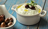 Řecké menu - gyros, tzatziki, řecký salát, pita