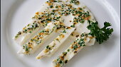 Domácí „Šmakoun“ s citronovým pepřem a petrželkou à la bílek v přestrojení („Šmakoun“ s citronovým pepřem a petrželkou)