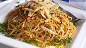 Spaghetti aglio olio e peperoncino