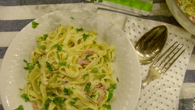 Tagliatelle v jemnej omáčke s hráškom