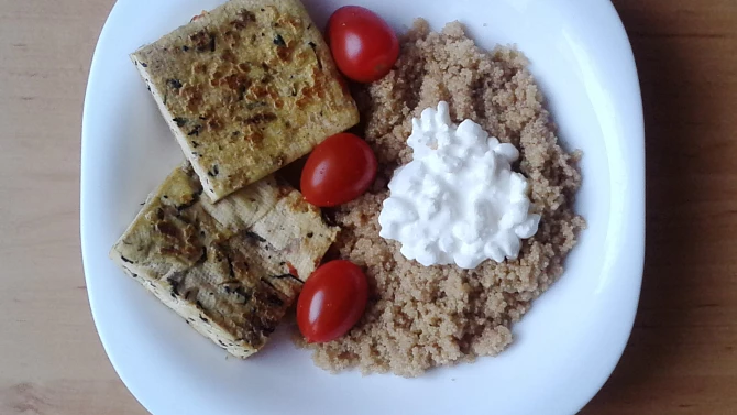 Tofu s amaranthem