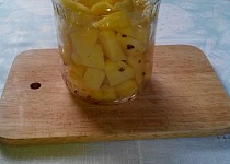 Vařené brambory v zavařovací sklenici