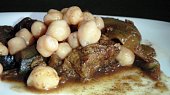 Vepřová kýta s cizrnou na kari