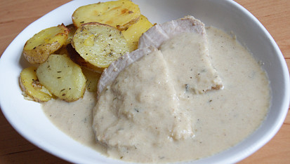 Vepřová pečeně s parmezánovou omáčkou