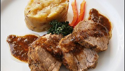 Vepřová plec na citrusech a citronovém pepři, připraveno v papiňáku