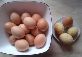 Bábovka ve vaječných skořápkách