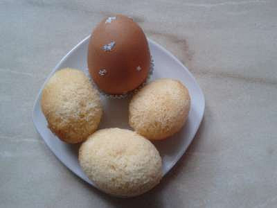 Bábovka ve vaječných skořápkách (bábovka pečená ve vaječných skořápkách)