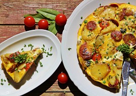 Bramborová tortilla s chorizem a žampiony (Tortilla de patatas)