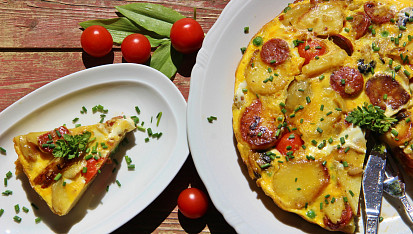 Bramborová tortilla s chorizem a žampiony (Tortilla de patatas)