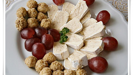 Camembert s chutnou sýrovo - ořechovou náplní