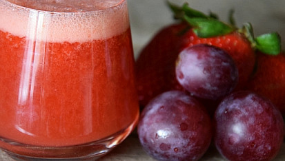 Červený nápoj plný antioxidantů