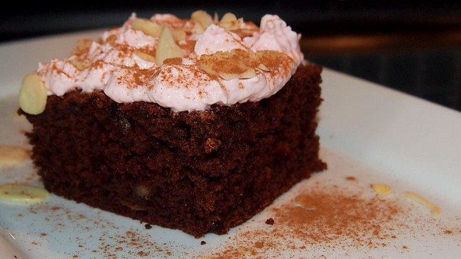Čokoládový koláč s červenou řepou