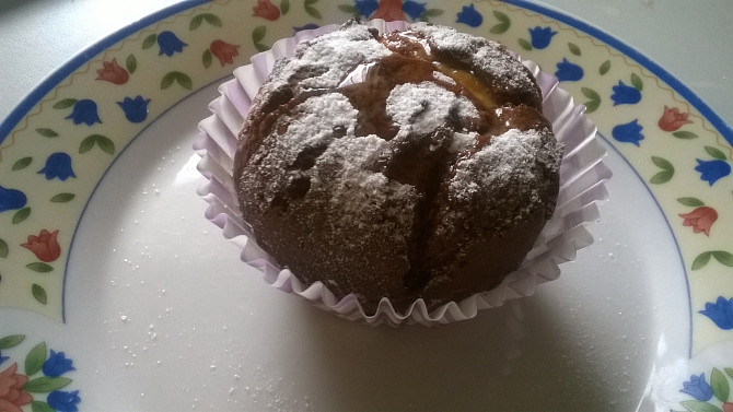 Dominčiny muffiny - velmi jednoduché, kakaové pokapané javorovým syrupem