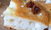 Focaccia s medvědím česnekem