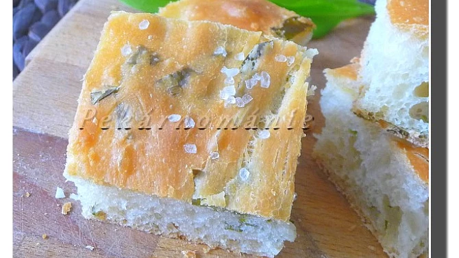 Focaccia s medvědím česnekem