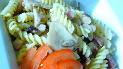 Fusilli s hlívou a uzeným bokem