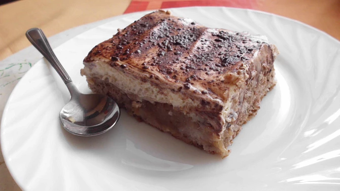 Jablkový moučník