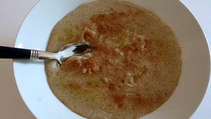 Krupicová kaše z polohrubé čirokové mouky