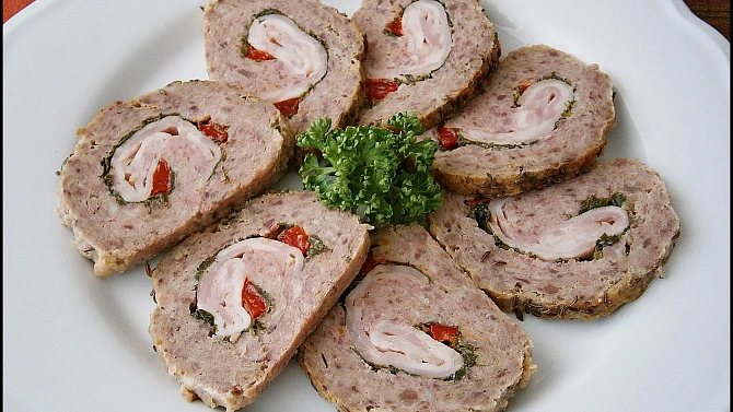 Kuřecí sekaná s náplní