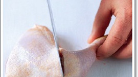 Kuřecí v rajčatovo česnekové omáčce s krupicovými nočky