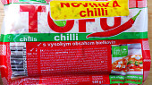 Ledový salát s chilli tofu, vejcem a rajčaty