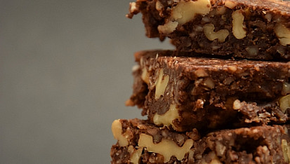Nepečené brownies s vlašskými oříšky