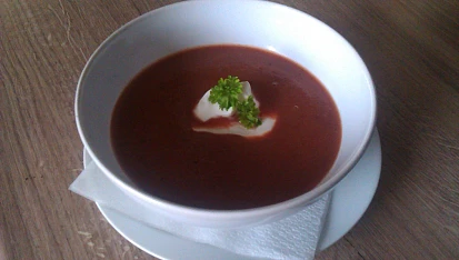 Polévka z předvařené červené řepy
