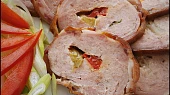 Sekaná roláda v bůčkovém kabátku, Detail