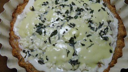 Sýrová pizza na celerovém těstě