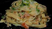 Tagliatelle s uzeným lososem