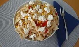 Těstovinový salát s balkánským sýrem