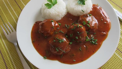 Rychlá tomatová omáčka s čerstvými bylinkami