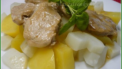Vepřové medailonky s tuřínem a brambory