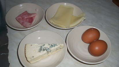Zapečená Niva se šunkou, sýrem  a vejci, suroviny