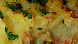 Zapečené rybí filety pod bramborovou peřinou