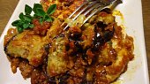 Zapečený lilek s parmezánem a mozzarellou